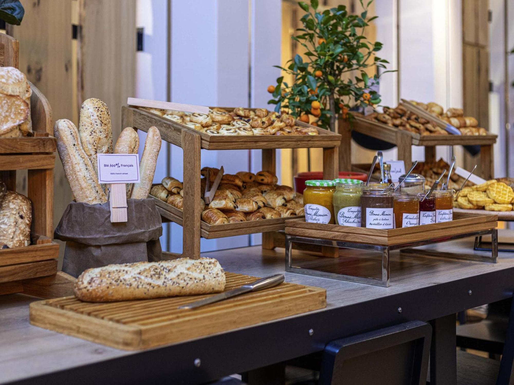 Novotel Vaugirard Montparnasse Hotel 4*